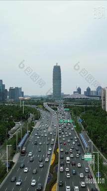 航拍郑州城市交通车辆行书竖屏